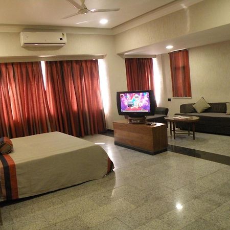 Nasiklub Nashik Exterior foto