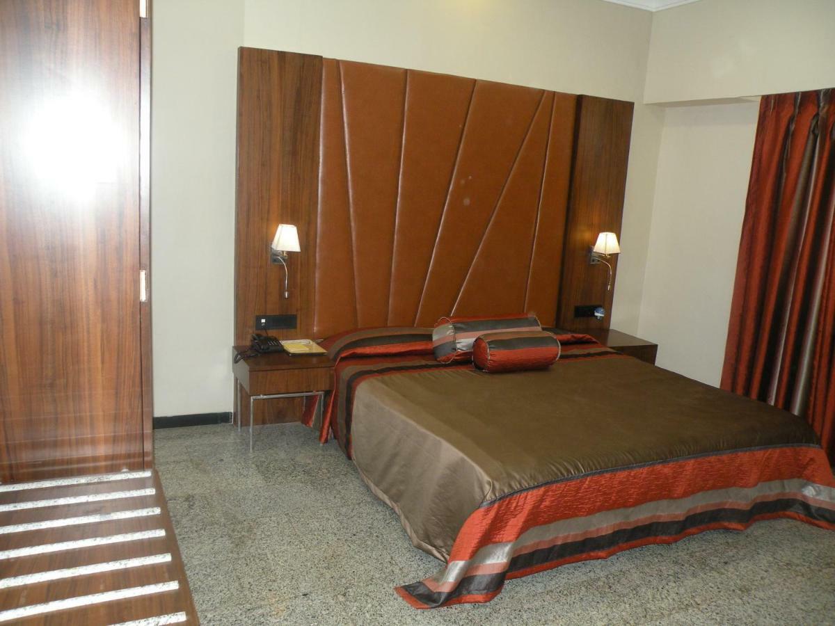 Nasiklub Nashik Exterior foto