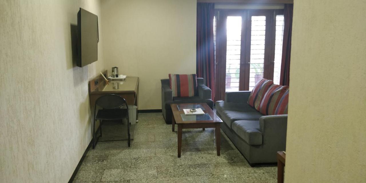 Nasiklub Nashik Exterior foto